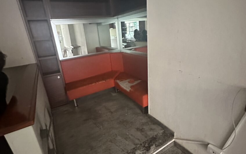 PAVIA VIA XX SETTEMBRE IN POSIZIONE CENTRALISSIMA AFFITTASI LOCALI ADATTI A BAR,  EURO 1.500 MESE + 180 SPESE