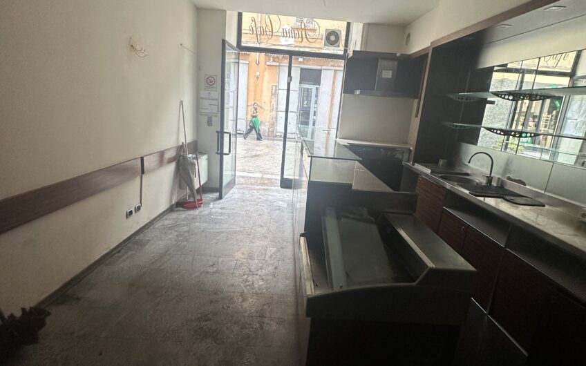 PAVIA VIA XX SETTEMBRE IN POSIZIONE CENTRALISSIMA AFFITTASI LOCALI ADATTI A BAR,  EURO 1.500 MESE + 180 SPESE