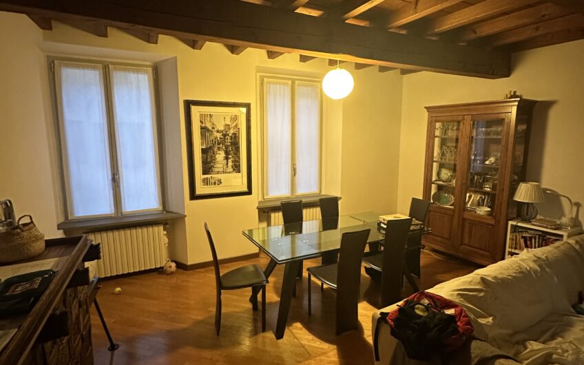 PAVIA STRADA NUOVA AFFITTASI SIGNORILE 5 LOCALI + 3 SERVIZI, CUCINA ARREDATA EURO 1.600 MESE